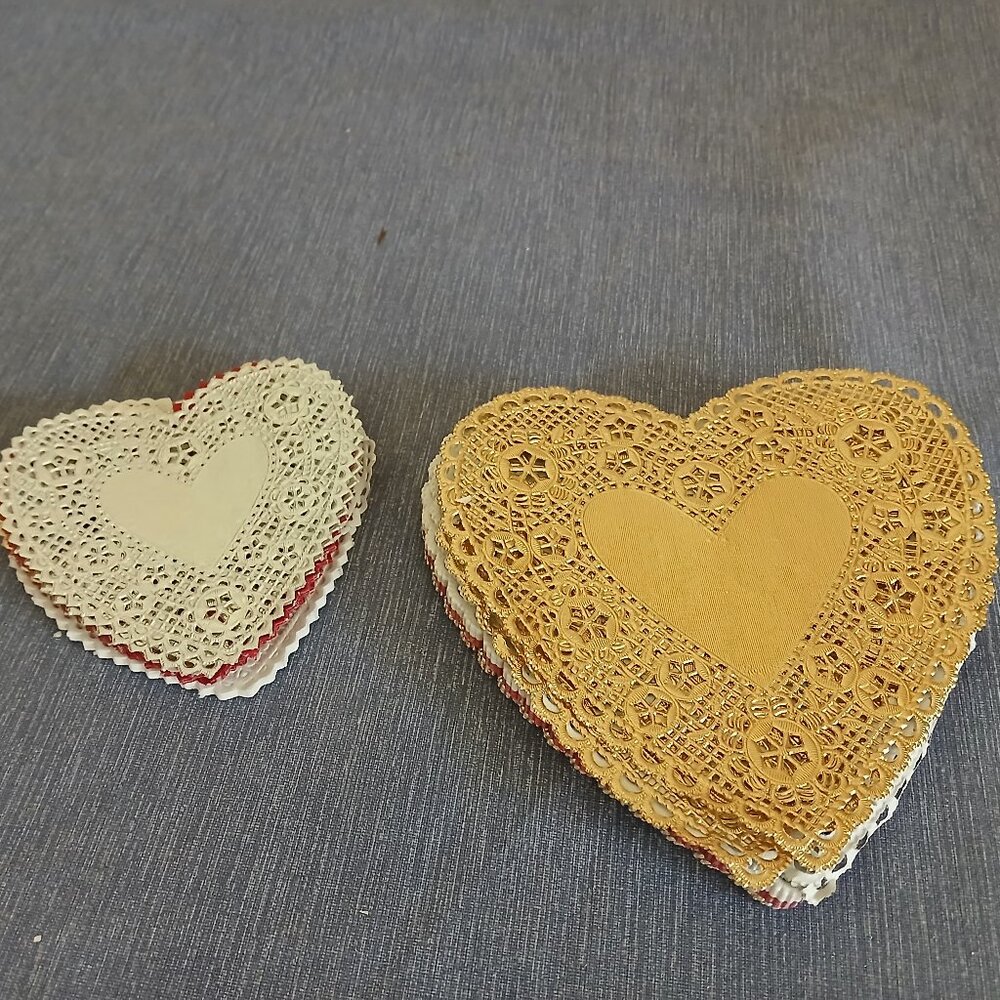 Heart Lace Cake Doilies 6"x 6.5" + 4"x 4" New (package open)